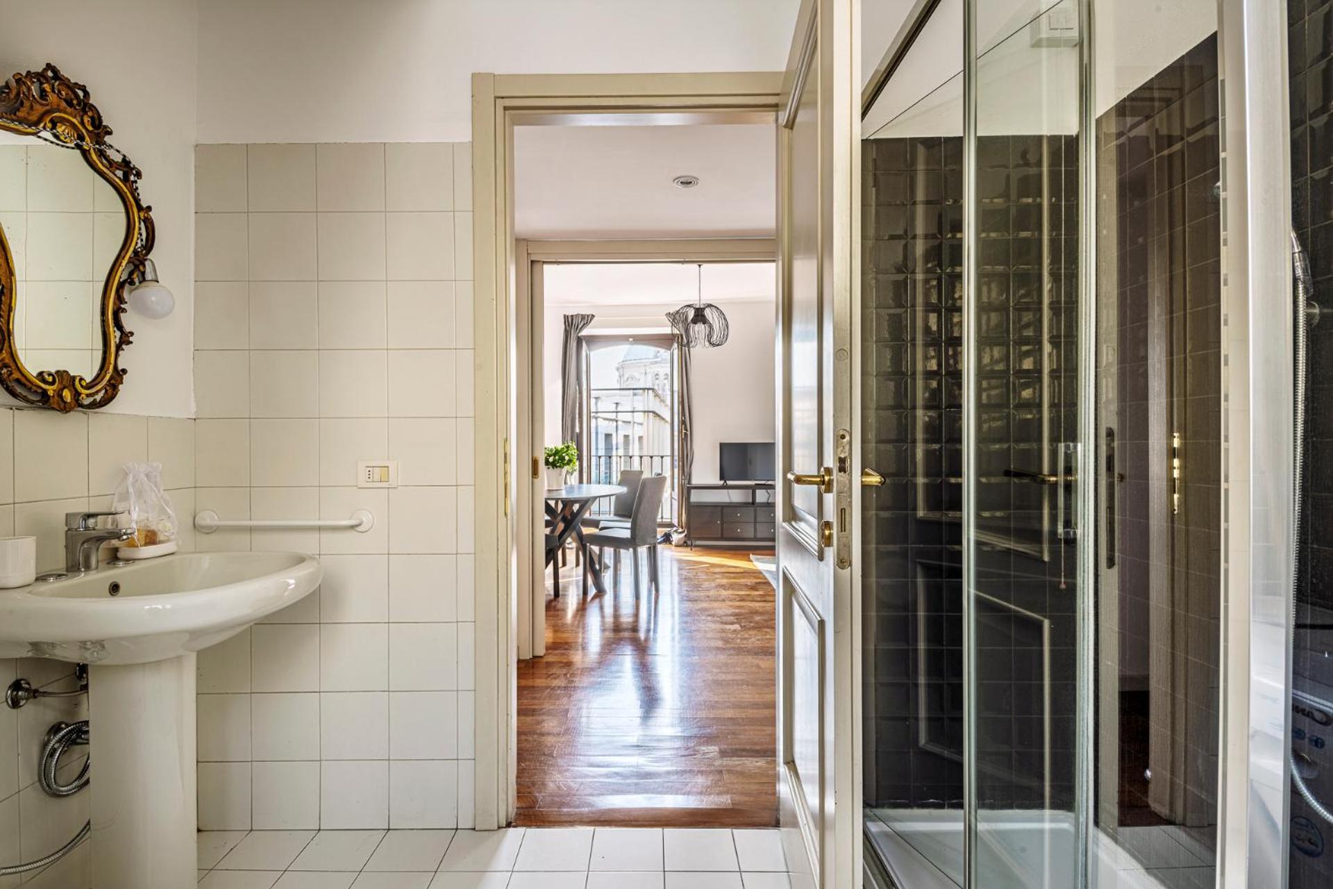 Elegant 2 Bedrooms Apartments Near Duomo ミラノ エクステリア 写真