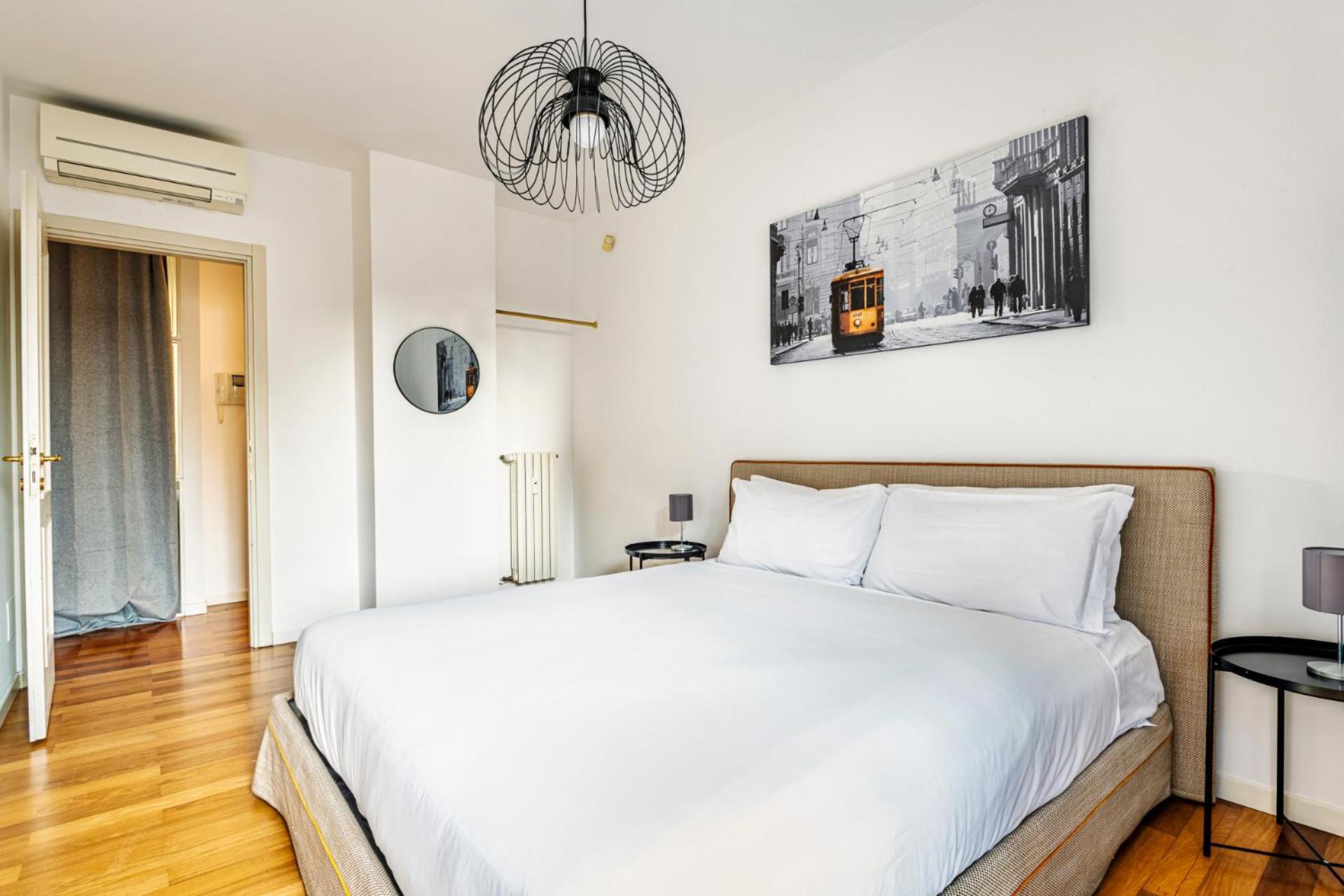 Elegant 2 Bedrooms Apartments Near Duomo ミラノ エクステリア 写真