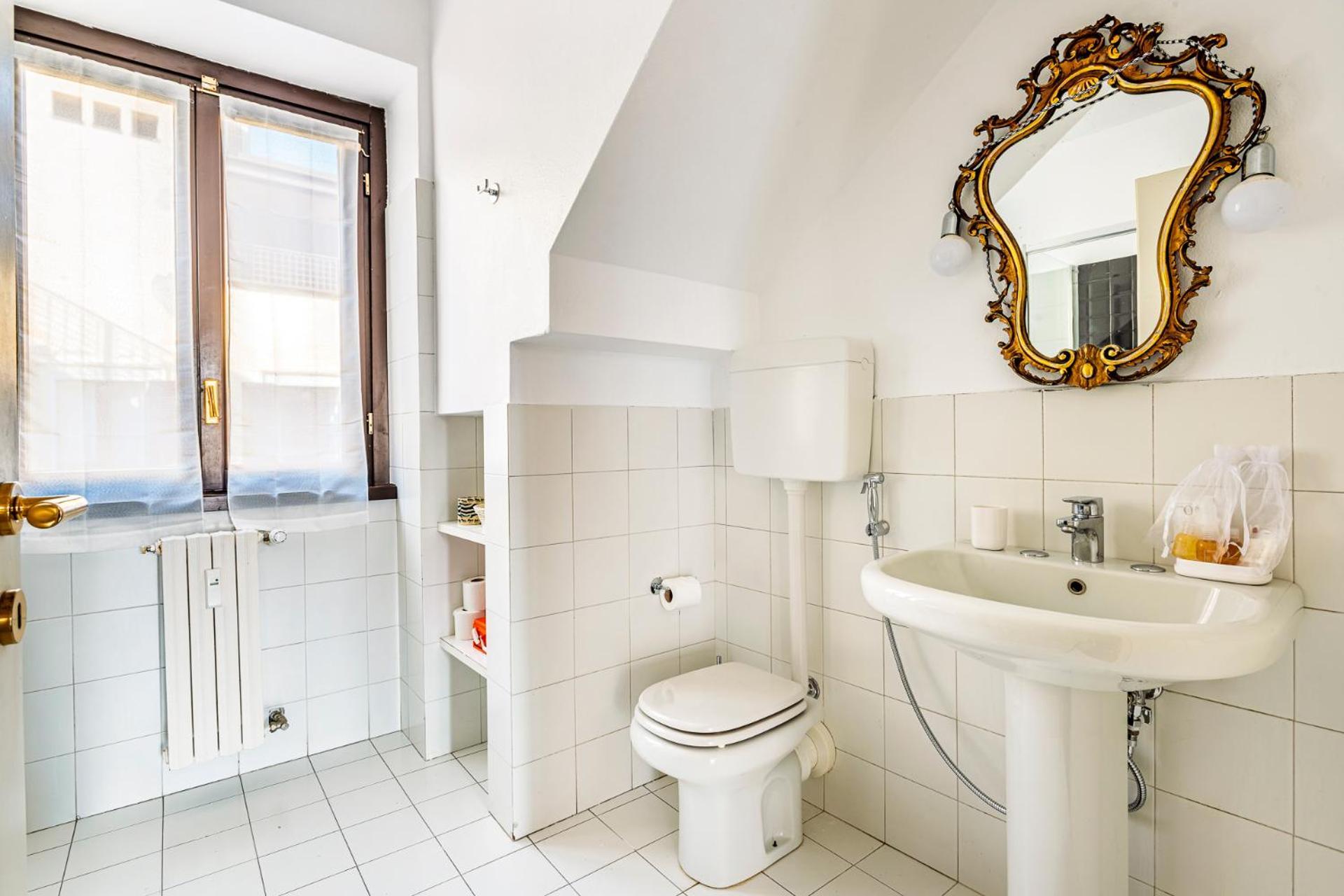 Elegant 2 Bedrooms Apartments Near Duomo ミラノ エクステリア 写真
