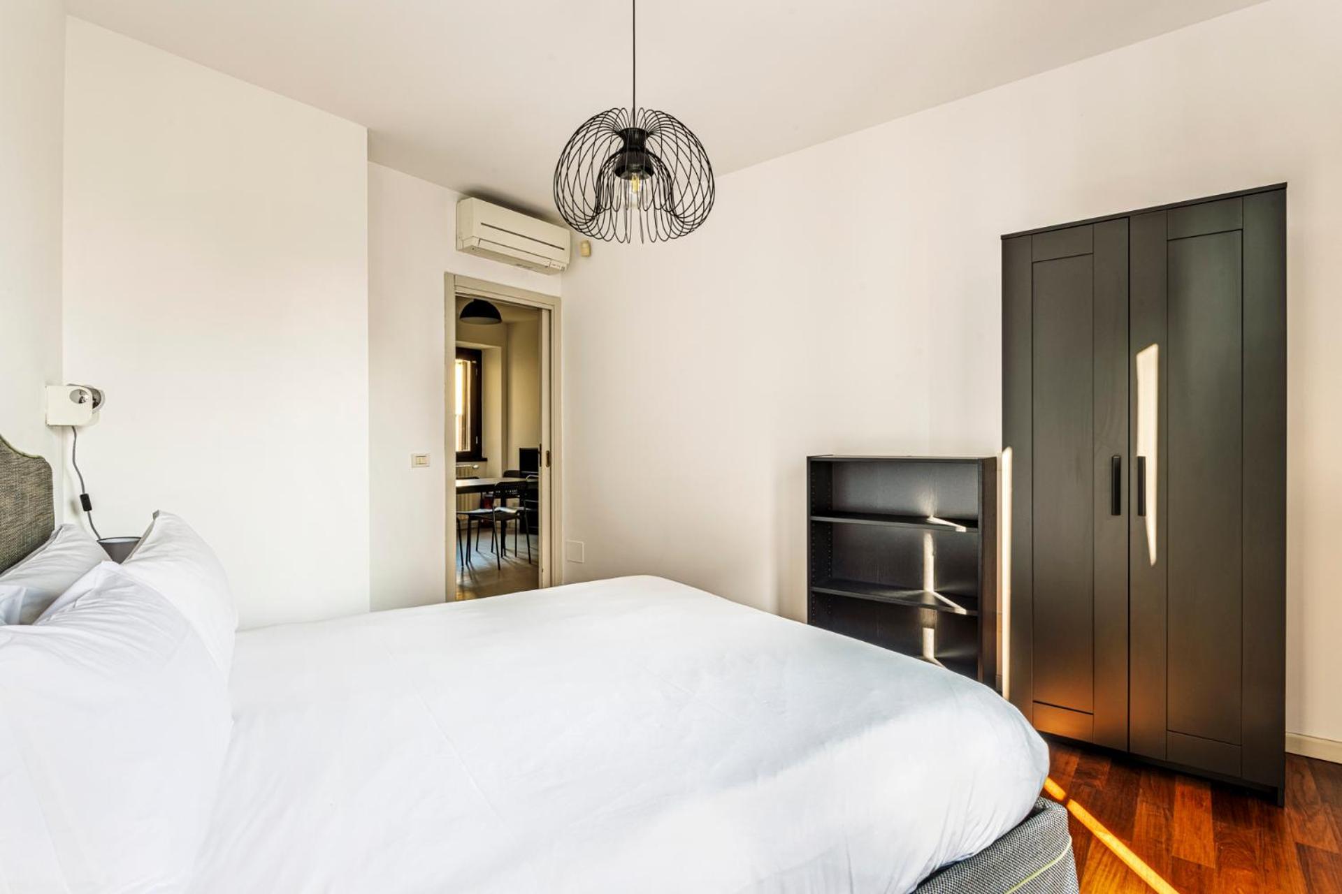 Elegant 2 Bedrooms Apartments Near Duomo ミラノ エクステリア 写真