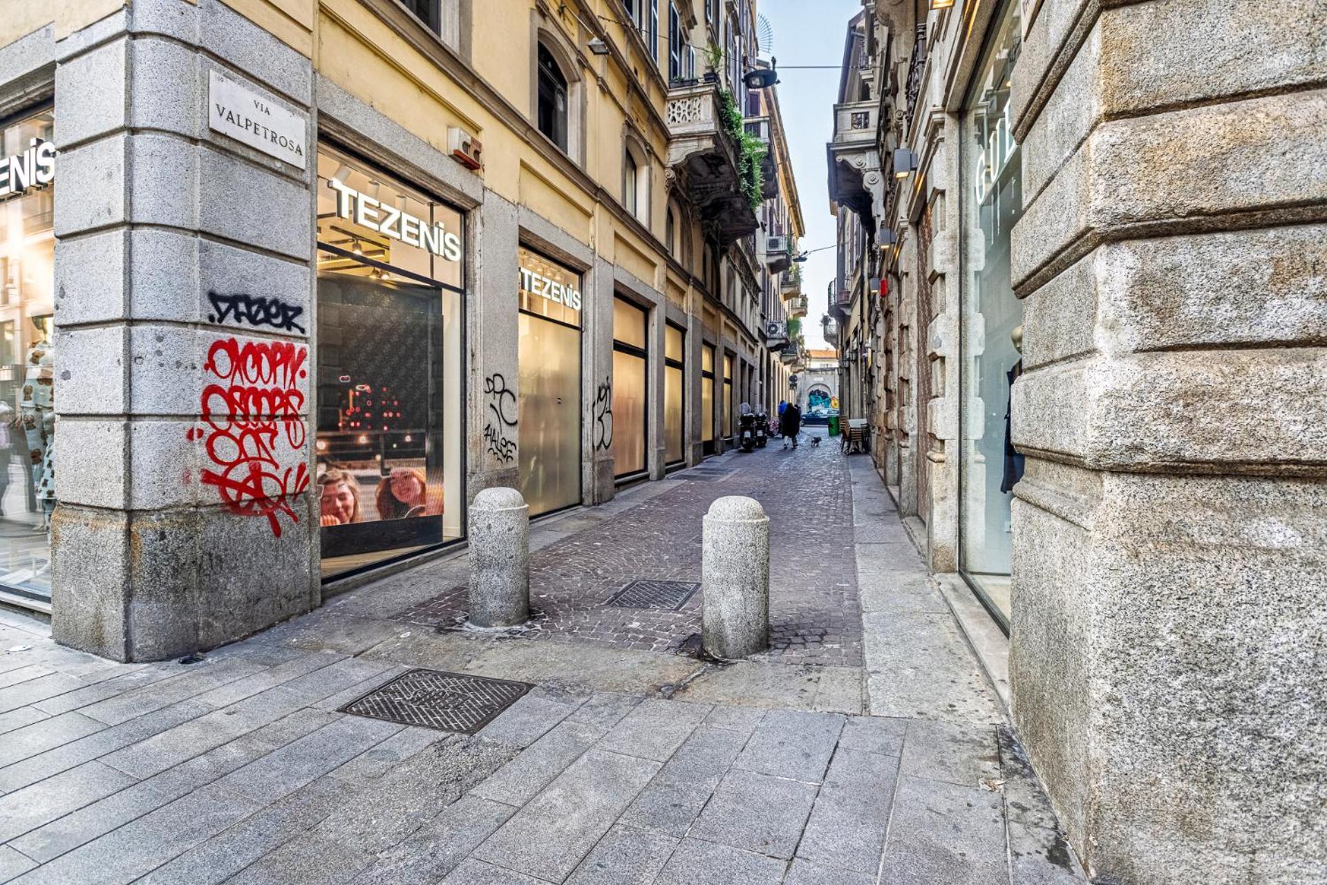 Elegant 2 Bedrooms Apartments Near Duomo ミラノ エクステリア 写真