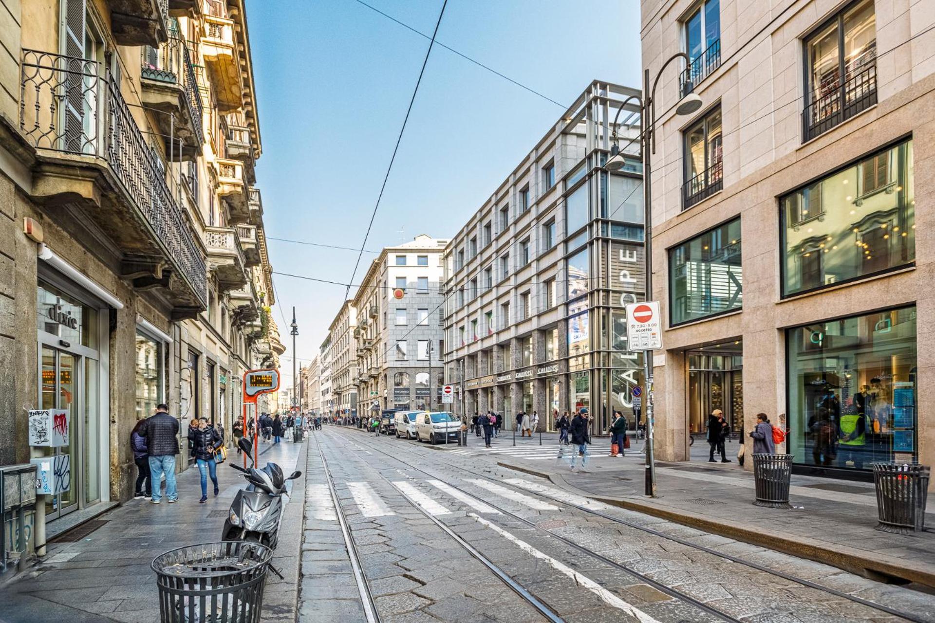 Elegant 2 Bedrooms Apartments Near Duomo ミラノ エクステリア 写真