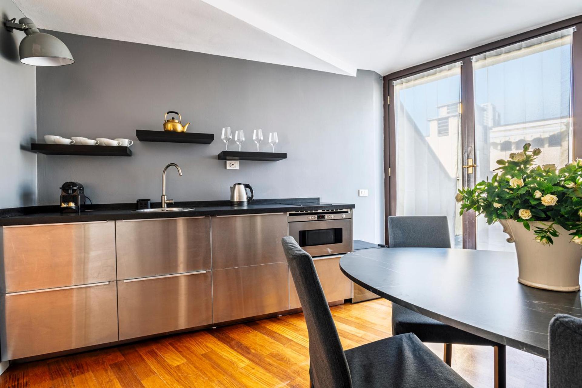 Elegant 2 Bedrooms Apartments Near Duomo ミラノ エクステリア 写真