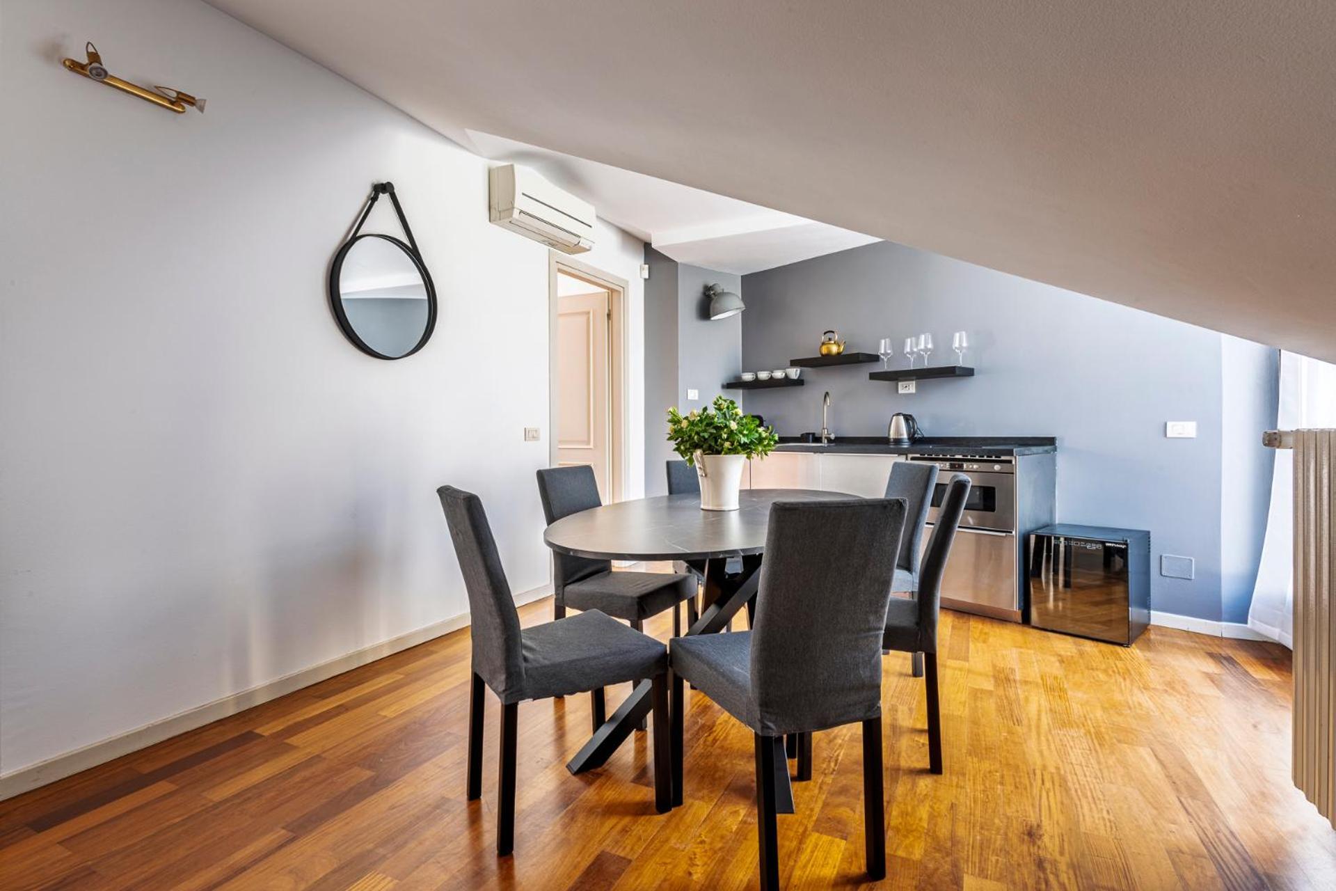 Elegant 2 Bedrooms Apartments Near Duomo ミラノ エクステリア 写真